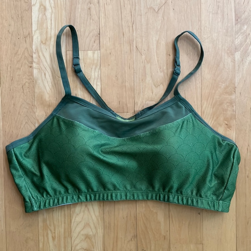 3/$20 Moving Comfort sports bra racerback large green